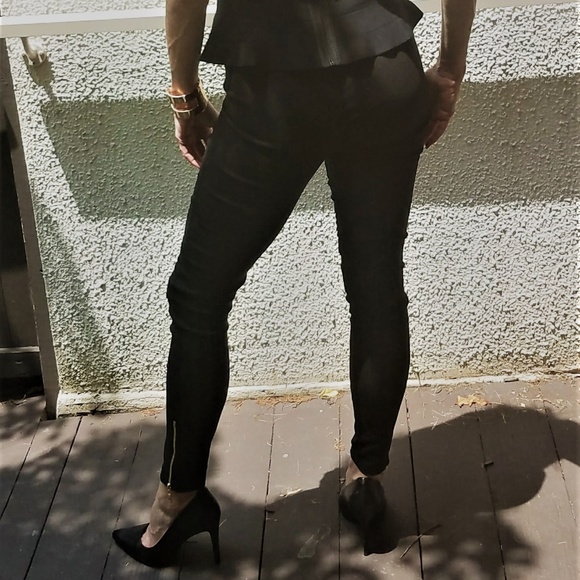 LAST ONE!  NWT Black Ankle Zip Moto Leggings S/M - Picture 5 of 8